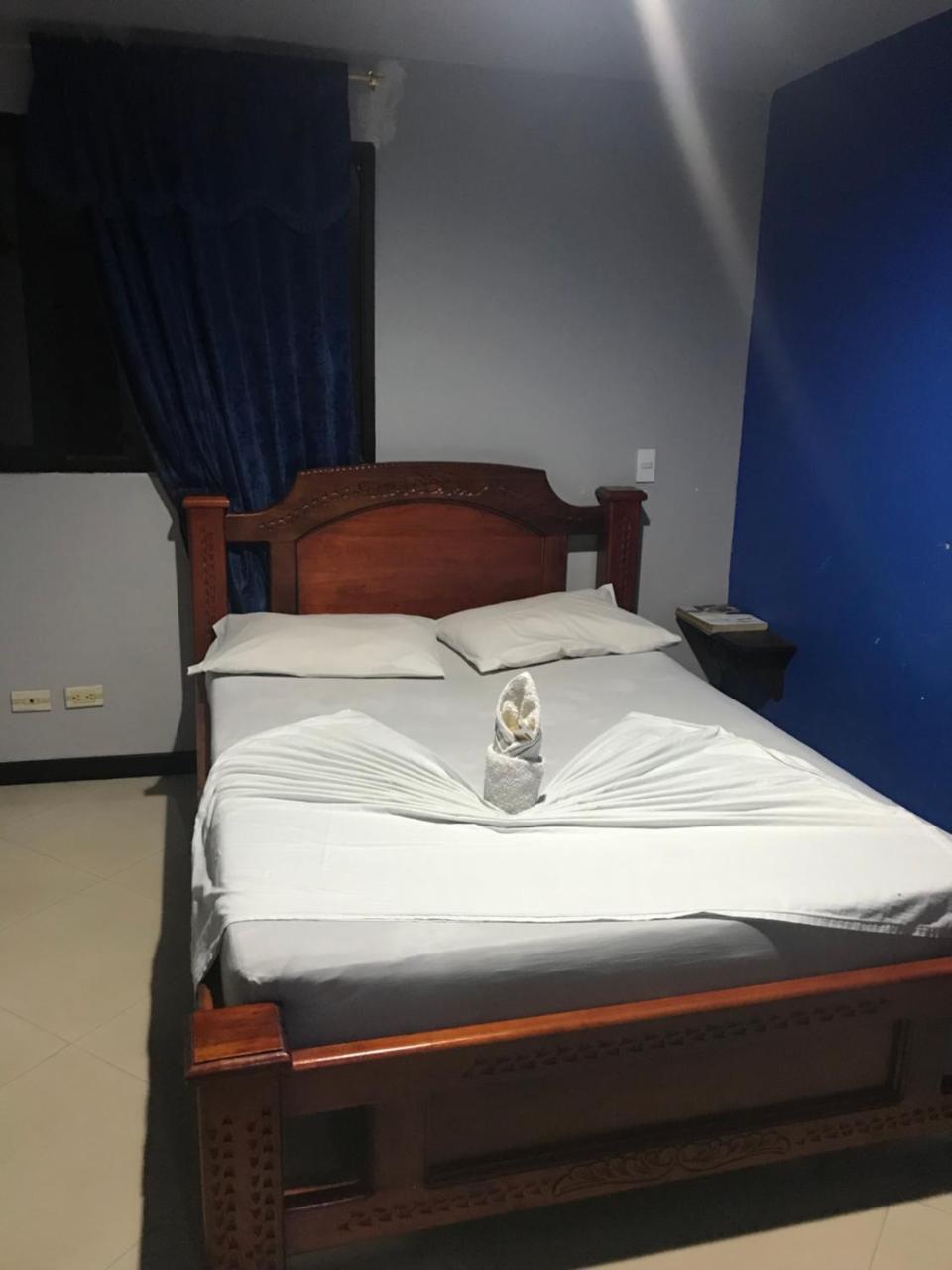 Hotel Calipso Marinilla Ngoại thất bức ảnh