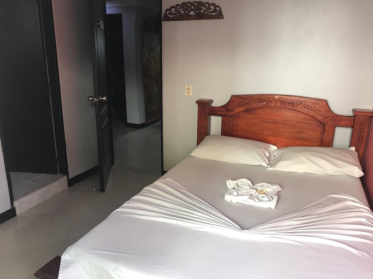 Hotel Calipso Marinilla Ngoại thất bức ảnh