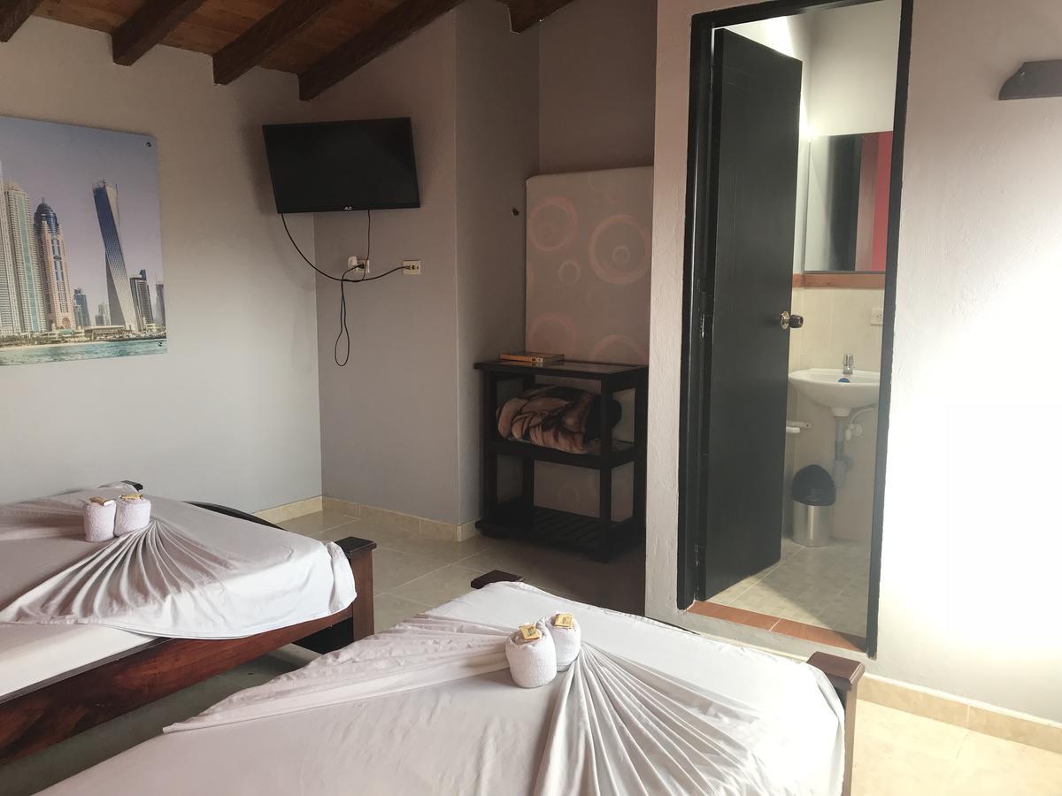 Hotel Calipso Marinilla Ngoại thất bức ảnh